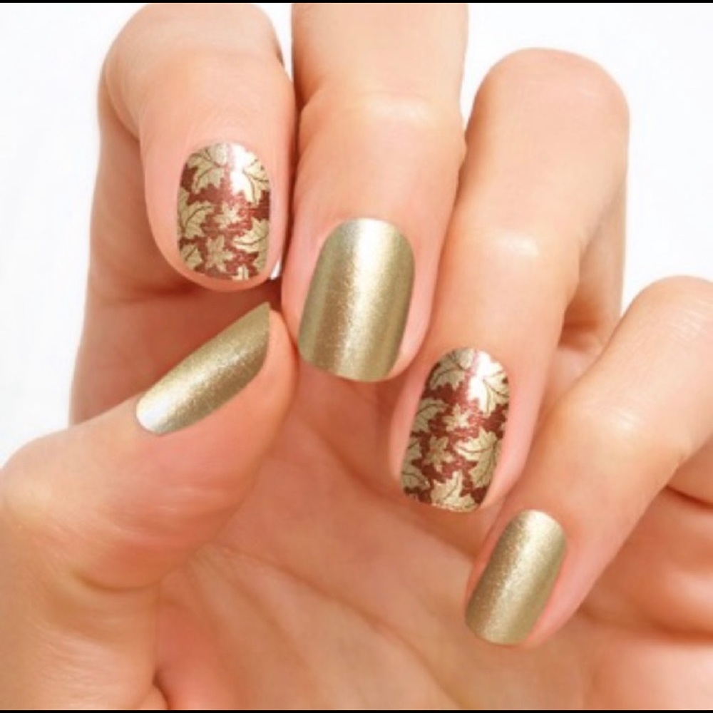 Color Street Nail Strips - Maple Court